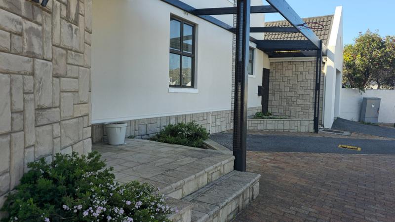 6 Bedroom Property for Sale in Fish Hoek Western Cape